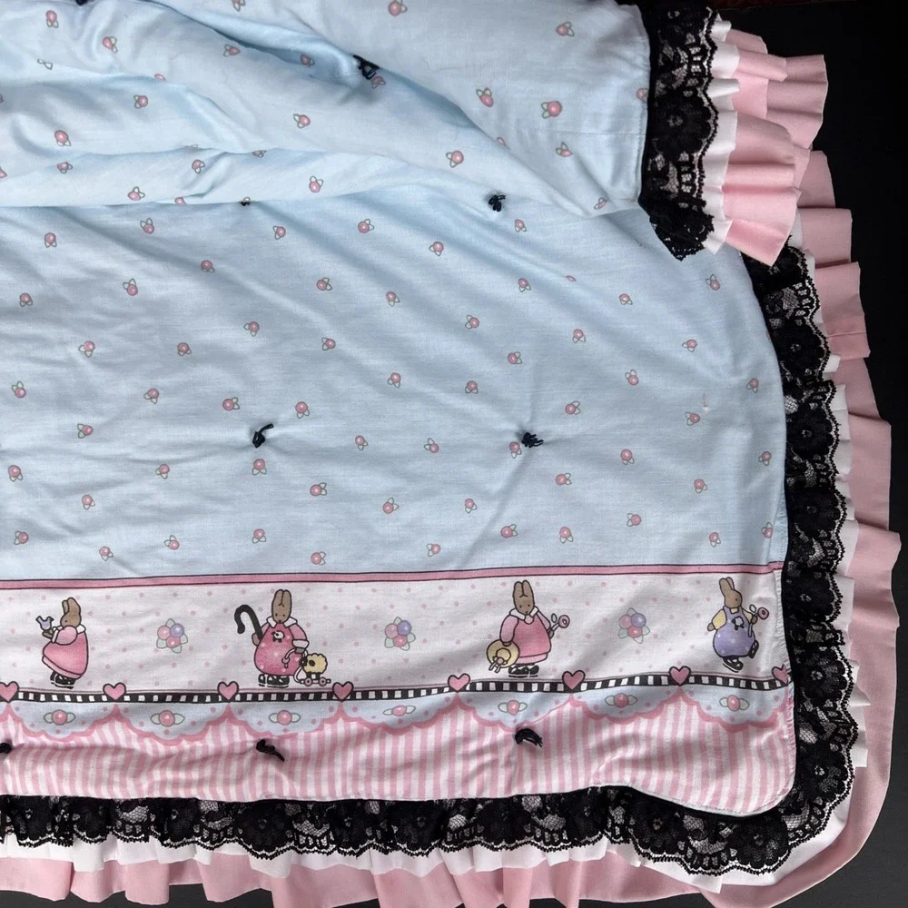 VTG 1991 Daisy Kingdom Honey Bunny Quilt 57x46 Hand Tied Ruffle Lace Trim Throw
